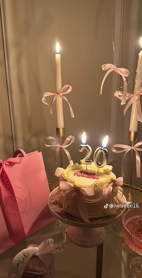 Hbd Party Ideas, 20 Aesthetic Birthday, 20birthday Ideas, Birthday Outfit Photoshoot Ideas, Simple Birthday Decorations At Home, 20 Birthday Aesthetic, Outfit Photoshoot Ideas, Pink Birthday Outfit, Birthday Dump