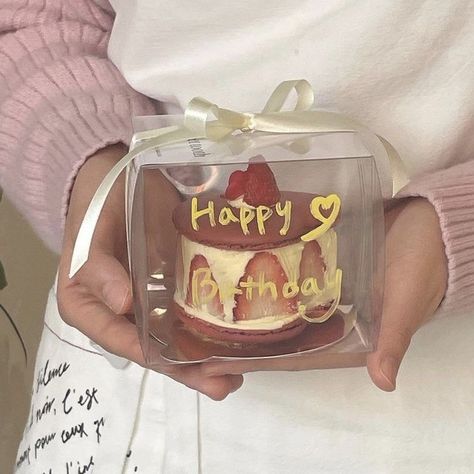 Sweet Birthday Cake, Cute Birthday Pictures, Dessert Packaging, Mini Tortillas, Funny Birthday Cakes, Mini Cakes Birthday, Bakery Packaging, Cake Packaging, Sweet Birthday