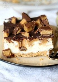 Peanut Butter Dream Ice Cream Bars - Cookies and Cups Nutter Butter Crust, Cookies And Cups, Butter Ice Cream, Butter Crust, Ice Cream Bars, Nutter Butter, Dark Chocolate Cakes, Easy No Bake Desserts, Ice Cream Treats