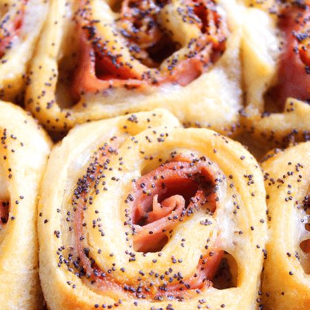 Baked Ham And Cheese Roll Ups, Ham Cheese Crescent Roll Ups, Pinwheel Appetizers Baked, Crescent Pinwheels, Ham And Cheese Rollups, Crescent Dough Recipes, Pillsbury Crescent Roll Recipes, Ham And Cheese Roll Ups, Ham And Cheese Pinwheels