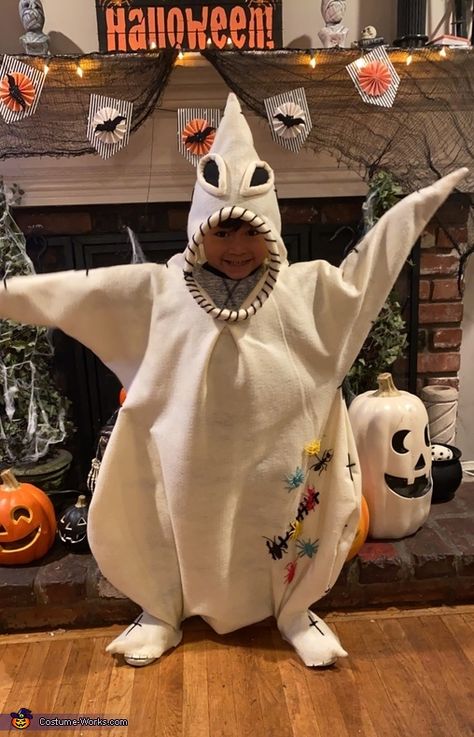 Ophir Boogie Costume Diy, Ophir Boogie Costume, Oogie Boogie Disfraz, Diy Oogie Boogie Costume, Kids Art Area, Oogie Boogie Costume, Homemade Costume, Costume Works, Ghost Costume