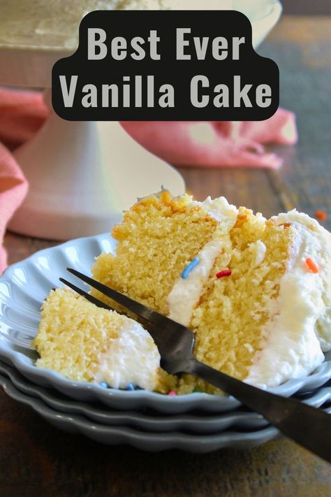 Looking for an easy and delicious gluten-free cake to make for all your celebrations? Then you need to make this gluten-free vanilla cake. | Vanilla Cake | Easy Recipe | grainfreetable.com Super Moist Gluten Free Vanilla Cake, Gluten Free Cakes Recipes, Gluten Free Cake Mix Recipes, Gluten Free Yellow Cake Recipe, Gluten Free White Cake, Vanilla Cake Easy, Gluten Free Vanilla Cake Recipe, Gluten Free Cake Recipes, Gluten Free Cake Recipes Easy