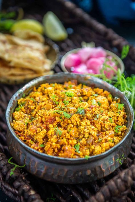 Paneer Bhurji Recipe, Bhurji Recipe, Paneer Bhurji, Indian Dinner Recipes, Pav Bhaji Masala, Paneer Dishes, Indian Dinner, Indian Bread, Recipes Indian