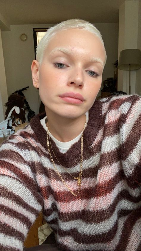 Shaved White Hair, White Shaved Hair, Blond Buzzcut Woman, Buzz Cut On Women, Platinum Buzzcut Women, Bleached Eyebrows Blonde Hair, Blonde Shaved Hair, Buzzcut Makeup, Bleach Buzzcut