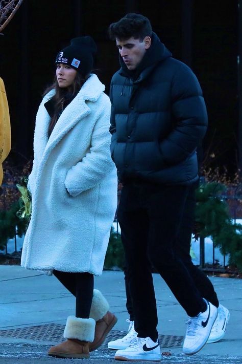 Madison Beer And Jack Gilinsky, Jack And Madison, Jack Gilinsky, Louis Partridge, Couples Vibe, Winter Fits, Madison Beer, Ski Trip, Just Friends