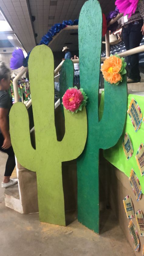 Cactus Theme Party Decoration, Western Cactus Decor, Diy Cactus Party Decorations, Mexican Diy Decorations, Cactus Decorations Party, Desert Theme Party Decorations, Desert Party Decor, Fiesta Diy Decorations, Mexican Decor Party