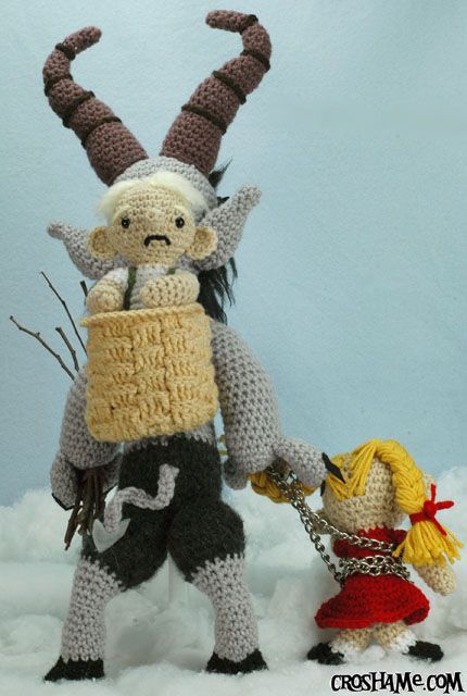 Fabulously Demonic Crocheted Krampus Doll Holding Captured Children Yarn Animals, Foolish Mortals, Creepy Christmas, Egg Nog, Dark Christmas, Craft Techniques, Knit Art, Kids Crochet, Fun Crochet