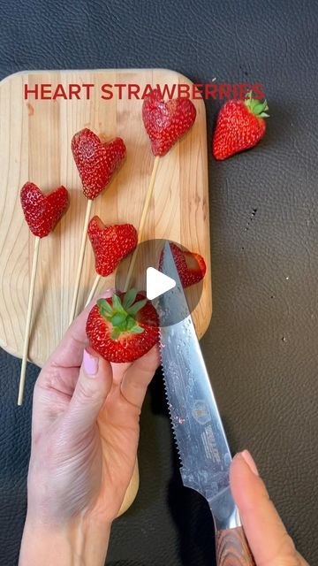 NICE🥾CUTE🥾SET on Instagram: "CHOCOLATE COVERED HEART STRAWBERRIES So cute and easy I used Strawberries from@Tradorjoes Dipping Chocolate from@HobbyLobby Mason jars and Spray Paint from @Walmart You should try them and let me know how they came out ENJOY Happy Valentine’s#chocolatecoveredstrawberries#galentinesday#valentinescrafts #valentines#valentinessweets #valentinestreats #valentinesdayideas#valentinesdecor#valentinescrafts #instagram#tradorjoes#ad#walmart #hobbylobby #chocolate #strawberries #strawberry #love#loveislove" Strawberry Butterflies, Strawberry Board, Heart Strawberries, Dipping Chocolate, Fruit Board, Strawberry Love, Strawberry Heart, Strawberry Art, Strawberry Hearts