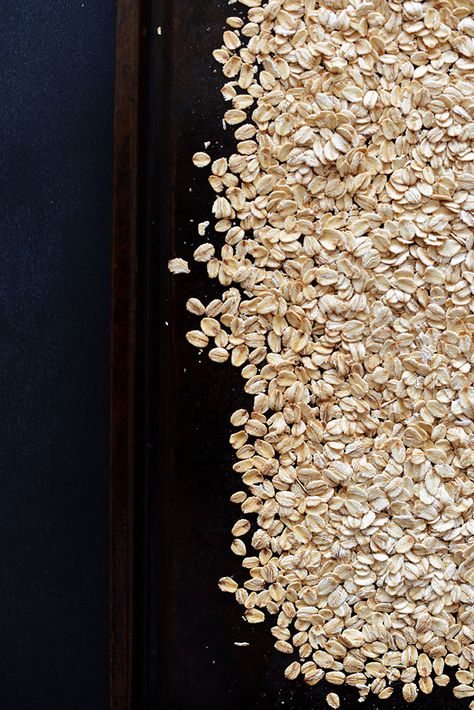 Rolled Oats #minimalistbaker Whole Grain Oatmeal, Health Bars, No Bake Granola Bars, Healthy Granola Bars, Baked Granola, Chewy Granola, Baby Cereal, Minimalist Baker, Power Bars