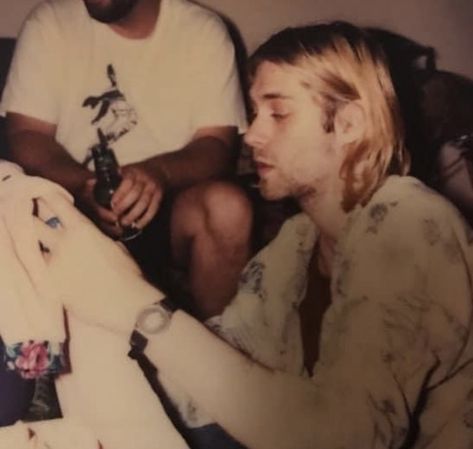 Kurt Cobain Pfp, Nirvana Live, Kurt Cobain Photos, Kurt And Courtney, Donald Cobain, Frances Bean Cobain, Nirvana Kurt Cobain, Nirvana Kurt, Grunge Band