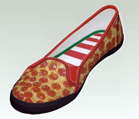 15 Ways To Wear Pizza Pizza Shoes, She's A Rainbow, Retro Things, Pizza Gifts, Pizza Art, American Diner, Pizza Pie, Food Clothes, Pizza Lovers