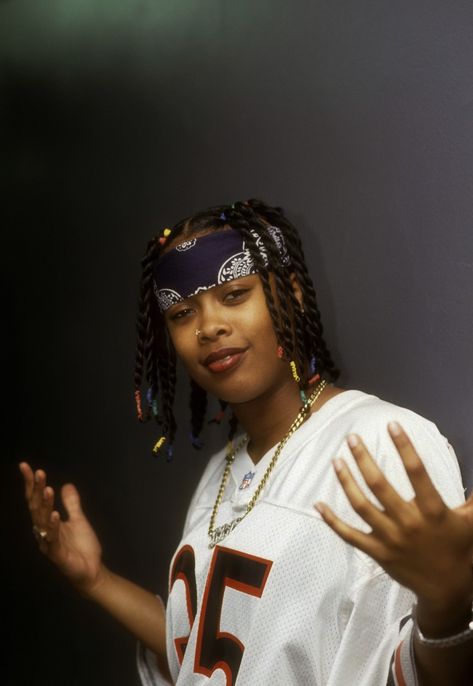 Women in hip-hop don't get as much grand recognition, but they deserve it. Da Brat is one of the finests there are to come out and be more ghetto than any ruffneck rapper in the game. The '90s sho' was a prime time fo' many musicians to escape the everyday circumstances of the hood, and Brat has as much influence to her than meets the eye. Da Brat 90s, 90s Female Rappers, Iconic 2000s Outfits, 2000 Hip Hop, Hip Hop Hair, Iconic 90s Outfits, Hip Hop Aesthetic, 90s Rappers, Da Brat