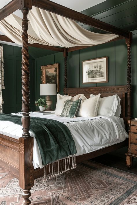 30 Dreamy Four Poster Bed Ideas for Your Perfect Bedroom - Unique Design Blog Dark Brown Four Poster Bed, Two Poster Bed, British Bedroom Design, Four Poster Bed Bedroom Ideas, Post Bed Decor Master Bedrooms, 4 Poster Bed Makeover, Victorian Master Bedrooms Decor, 4 Poster Bedroom Ideas, 4 Poster Bed Ideas