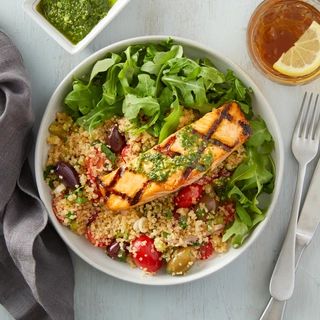 Salmon Quinoa Bowl, Salmon Pesto, Pesto Quinoa, Salmon Quinoa, Basil Pesto Sauce, Pesto Dressing, Pesto Salmon, Food Seafood, Poached Chicken