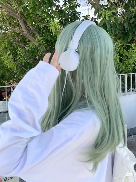 Light Green Hair, Pastel Green Hair, Mint Green Hair, Korean Hair Color, Hair Color Streaks, Dyed Hair Inspiration, Hair Color Pastel, Pretty Hair Color, Hair Stylies