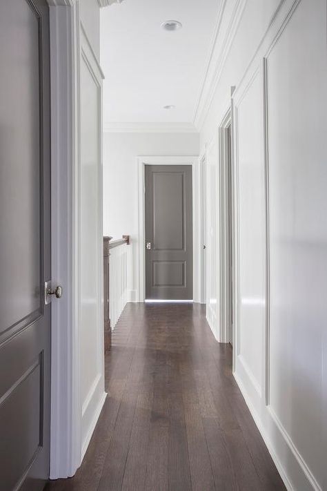 Pretty Interior Door Paint Colors to Inspire You! Interior Door Paint Colors, Interior Door Colors, Dark Doors, Painted Interior Doors, Door Paint Colors, Grey Doors, Indoor Doors, Dark Interiors, White Doors