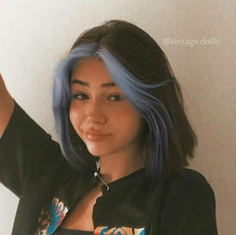 Hair Dye Shoulder Length, Cute Short Hair Colors, Short Wavy Hair Dye Ideas, Blue And Brown Short Hair, Pastel Blue Hair Highlights, Short Hair Colored Tips, Underneath Dyed Hair Short, Short Brown Hair With Color, Half Long Half Short Hair