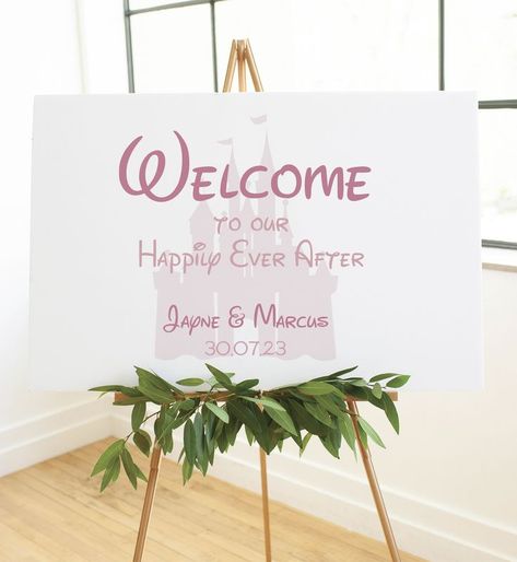 Disney Welcome Sign Wedding, Disney Wedding Banner, Disney Wedding Sign, Disney Wedding Ideas Decorations, Couples Wedding Table, Disney Welcome Sign, Disney Theme Wedding, Disney Characters Couples, Character Couples