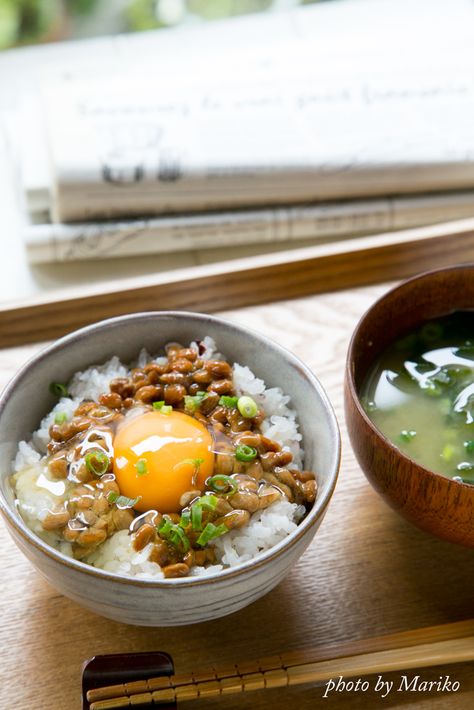 Tamago kake natto gohan Tamago Kake Gohan, Japanese Fast Food, I Wanna Go Home, Wanna Go Home, Soy Recipes, Food Content, Japanese Dishes, Japan Food, I Love Anime