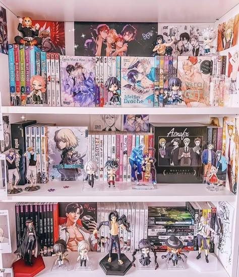 Anime Figure Shelf Display, Manga And Figure Shelf, Anime Figures Display, Manga Bookshelf Ideas, Anime Shelf Ideas, Anime Figure Shelf, Anime Bookshelf, Manga Shelf Aesthetic, Anime Figures Collection Display