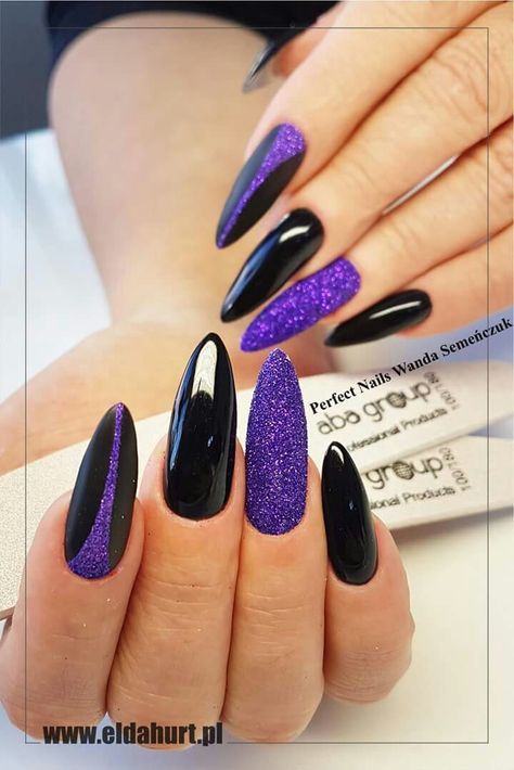 Black And Lavender Nails, Neon Purple Nails, Black And Purple Nails, Black Acrylic Nail Designs, Acrylic Nails Stiletto, Purple Glitter Nails, Sharp Claws, Almond Nail Art, Unghie Sfumate