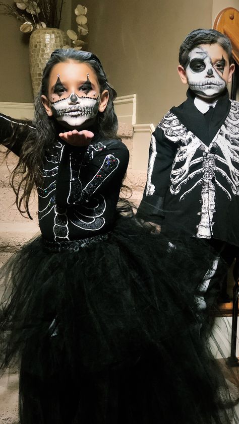 Skull Kids Makeup, Toddler Girl Skeleton Costume Diy, Creative Skeleton Costume, Skeleton Princess Costume, Skeleton Fairy Costume, Skeleton Ballerina Costume, Toddler Skeleton Costume Girl, Skeleton Halloween Costume Makeup, Kids Skeleton Makeup Girl