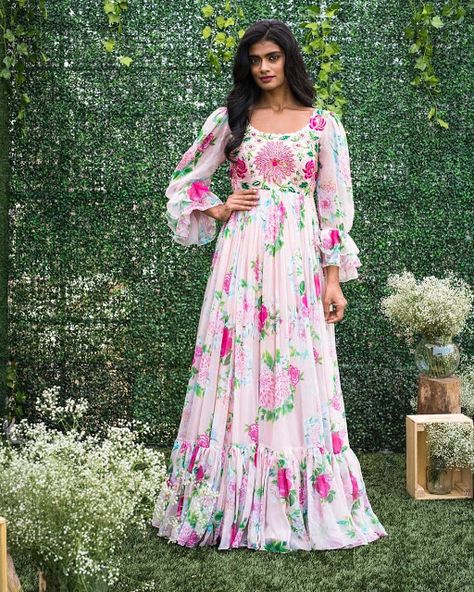 Floral Printed Long Gown Designs Gown Frock Design, Gown Traditional, Indowestern Gown, Floral Long Frocks, Western Inspiration, Floral Print Gowns, Western Gown, Frocks And Gowns, Suits Punjabi