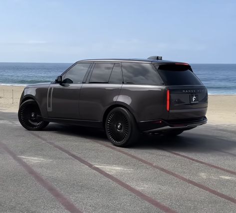 Range Rover New Model 2022, Land Rover Range Rover 2022, Black Land Rover Aesthetic, 2022 Range Rover, Range Rover Autobiography Black, 240z Datsun, Range Rover Vogue Autobiography, Tattoo Car, Quotes Car