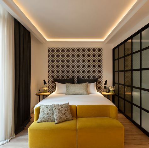 5 Star Hotel Room Design, 5 Star Hotel Room, Hotel Barcelona, Apartment Checklist, Hotel Safe, Gothic Quarter, Barcelona Hotels, Hotel Room Design, Superior Room