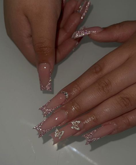 Viral Nails, Ongles Bling Bling, Quinceanera Nails, Bold Statements, Colored Acrylic Nails, Girly Acrylic Nails, Short Square Acrylic Nails, Acrylic Nails Coffin Pink, Unique Acrylic Nails