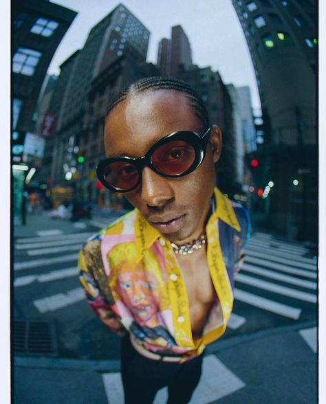 High Concept Photography, Fisheye Streetwear Photography, Wide Lens Photoshoot, Fisheye Street Photography, Wide Lens Photography Fashion, Overhead Shots Photography, Wide Lens Portrait, Fisheye Lens Aesthetic, Wide Lens Photography