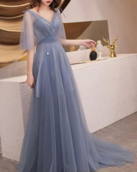 Simple Modest Prom Dresses, Best Evening Dresses, Gaun Koktail, Simple Gowns, Gowns Dresses Elegant, Stunning Prom Dresses, Banquet Dresses, Prom Dress Inspiration, Cute Prom Dresses