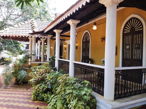 Portuguese Villa Interior, Old Portuguese Houses, Goa Houses Villas, Goa House Design, Portuguese House Exterior, Goa Houses, Goan Villa, Goan Architecture, Portuguese Villa