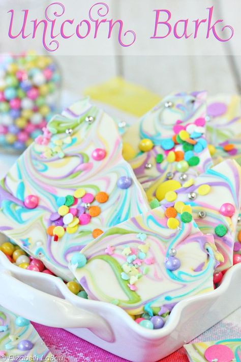 Unicorn Bark: a fun and sparkly bark with pastel swirls, sprinkles, and candy beads. | From candy.about.com Unicorn Bark Recipe, Unicorn Bark, Unicorn Food, Candy Bark, Diy Unicorn, Unicorn Decorations, Bark Recipe, Unicorn Foods, Dessert Bar