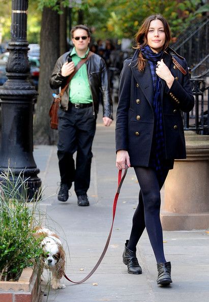 Liv Tyler Style, Tyler Style, Slouchy Ankle Boots, New York October, How To Wear Ankle Boots, Walking The Dog, Hi Fashion, Liv Tyler, Style Inspiration Winter