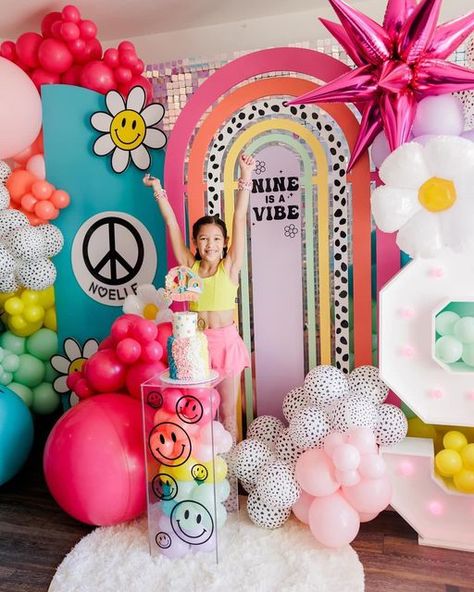 Party Design Ideas Decoration, Good Vibes Only Birthday Party, Retro Balloons, Eight Is A Vibe Birthday, Marquee Design, Good Vibes Party Theme, Vibe Birthday Party, 9th Birthday Theme, 5 Is A Vibe Backdrop