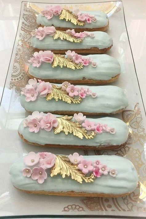 These eclairs are beautiful! I've been thinking of doing a non-traditional wedding cake and this could be it. Traditional Wedding Cake, Cake Mini, Wedding Cake Recipe, Non Traditional Wedding, Fancy Desserts, Nontraditional Wedding, Diy Brides, Eclairs, Wedding Desserts