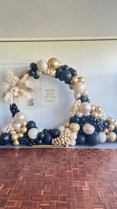 Navy Blue Black And White Party Decor, Blue And Gold Birthday Theme, Navy Balloon Arch, Baloons Idea For Birthday, Navy Blue Balloon Garland, Gold Balloons Decorations, Double Birthday Parties, Surprise 40th, Gold Birthday Decorations