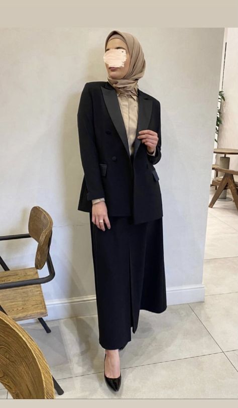 Hijabi Lawyer Outfit, Business Formal Women, Business Casual Womens Fashion, Fashion Date Night, Country Outfits Women, Fashion Airport, Country Outfit, Festival Outfits Women, School Outfit Women