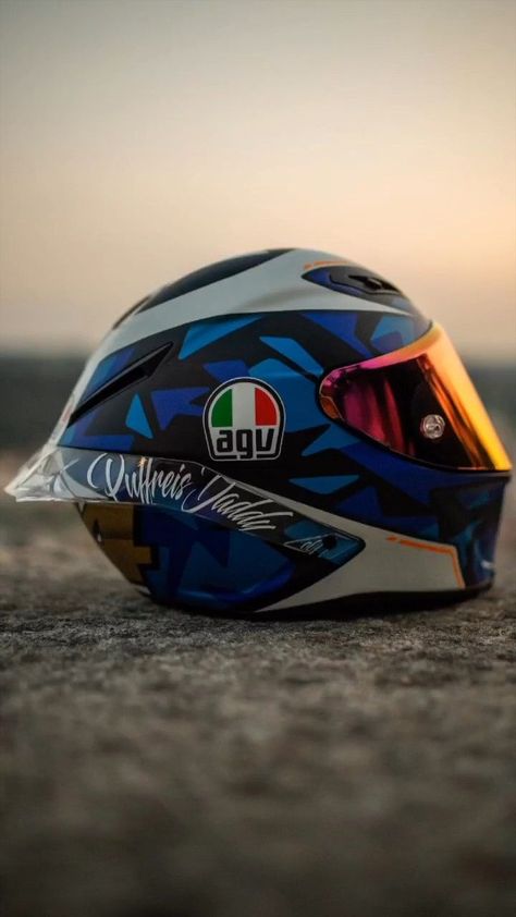 Agv Helmet Wallpaper, Agv Helmet Design, Agv Logo, Helm Agv, Helm Full Face, Helmet Wallpaper, Agv Helmet, Aesthetic Bike, Helmets Motorcycle