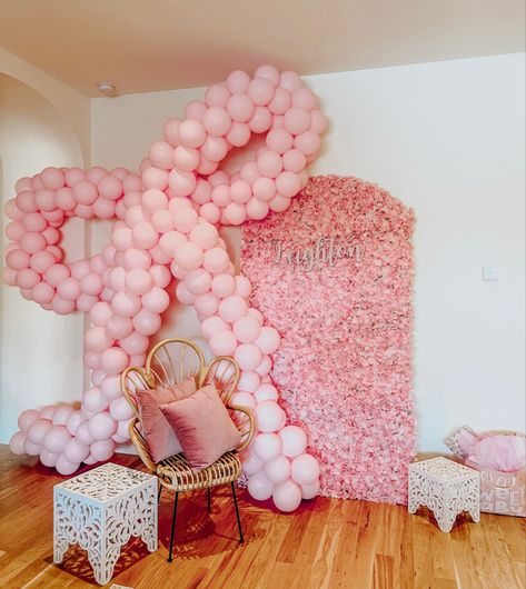 Blush And Bows Birthday, Love Shack Fancy Balloon Garland, Coquette Decor Ideas, Love Shack Fancy Backdrop, Bow Backdrop Ideas, Ballerina Balloon Garland, Bow Photo Backdrop, Balloon Bow Garland, Pink Bow Balloon Arch