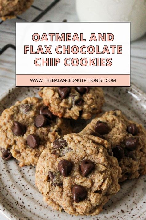 Chocolate Chip Cookies With Oats, High Fibre Desserts, Cookies With Oats, Chocolate Chip Oatmeal Cookies Healthy, Oat Chocolate Chip Cookies, Healthy Baking Desserts, Nutritious Desserts, Oatmeal Chocolate Chip Cookie Recipe, Healthy Dessert Options