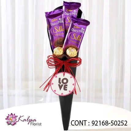 Chocolates Bouquet Diy Gift Ideas Simple, Choclate Packing Design, Dairymilk Bouquet, Diy Chocolate Wrapping, Bouquet For Birthday, Cone Bouquet, Chocolate Flowers Bouquet, Chocolate Basket, Candy Gift Baskets