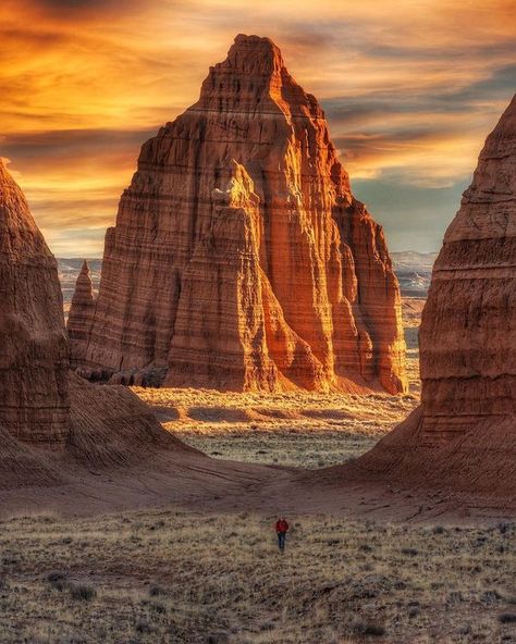 USA Travel Bucket List Usa Travel Bucket List, The Sun And Moon, Capitol Reef, Travel Bucket List Usa, Capitol Reef National Park, Utah Usa, Southern Utah, Utah National Parks, Tarot Deck