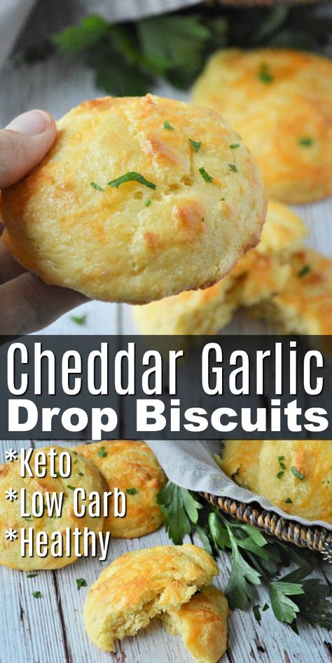 Low Carb Cheddar Garlic Drop Biscuits - Perfect low carb side dish, or snack! Even makes a great holiday side that dish! #lowcarb #Lowcarbdropbiscuits #cheddargarlicdropbiscuits #dropbiscuits #sidedish #holidayrecipes #food #recipes Garlic Drop Biscuits, Cheddar Drop Biscuits, Dolce Poche Calorie, Low Carb Side Dish, Low Carb Side, Garlic Cheddar, Low Carb Healthy, Healthy Low Carb Dinners, Low Carb Low Fat Recipes