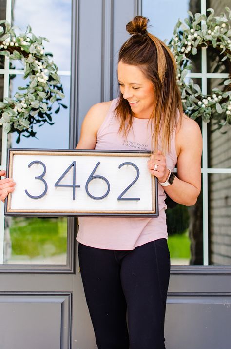 Easy Address Sign, Porch Number Ideas, Home Numbers Ideas Address Signs, Front Porch Address Ideas, Diy Modern House Number Sign, Outside House Number Ideas, Diy Street Number Address Signs, Front Porch Numbers, House Number Diy Sign