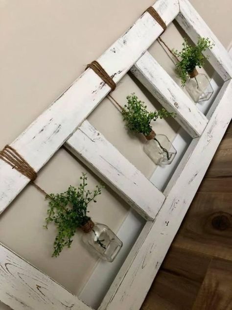 Rustic Mirror Wall Decor, Diy Window Frame Decor, Farmhouse Idea, Old Window Decor, Vstupná Hala, Diy Rustic Home Decor, Window Crafts, Farmhouse Decor Diy, Window Projects