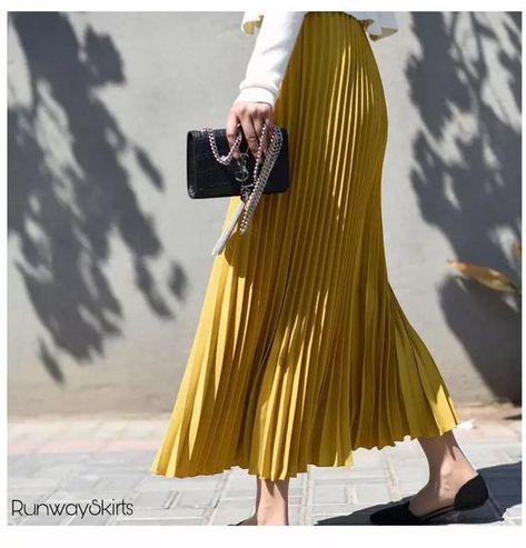 Styling Pleated Skirt, Long Chiffon Skirt, Unique Skirts, Maxi Skirt Style, High Waisted Pleated Skirt, Women Bottoms, Pleated Long Skirt, Korean Fashion Casual, Elastic Waist Skirt