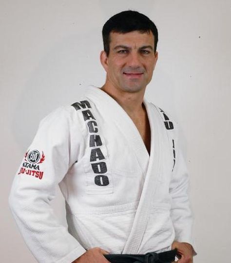 Carlos Machado one of the parts of the Jiu-Jitsu royal family. Carlson Gracie, Jiu Jitsu Belts, Bjj Belts, Jiu Jitsu Gi, Martial Arts School, Confidence Kids, Ufc Fighters, Ju Jitsu, Martial Arts Training