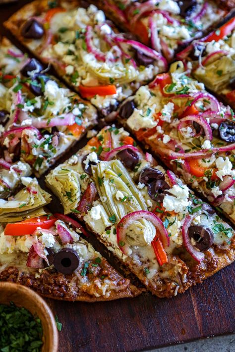 This Lavash Pizza Recipe is the perfect solution when you want something light, crispy and way faster than traditional pizza! Lavash Pizza Recipes, Lavosh Recipe Ideas, Lavash Flatbread Pizza, Lavosh Recipe, Lavash Bread Pizza, Lavash Bread Ideas, Lavash Pizza, Lavash Recipes, Lavash Flatbread